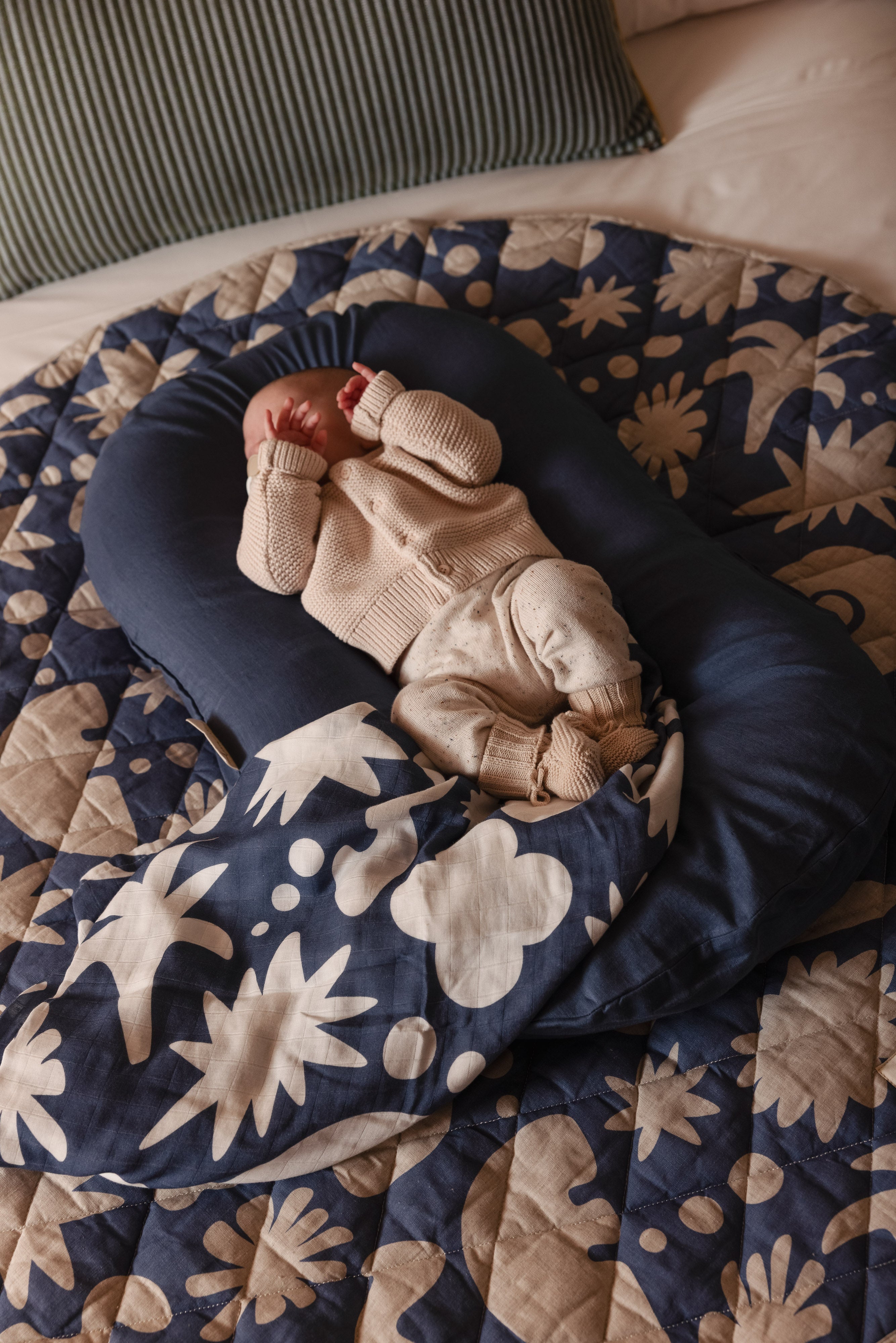 Baby Lounger Nest + Denim Blue Linen Cover