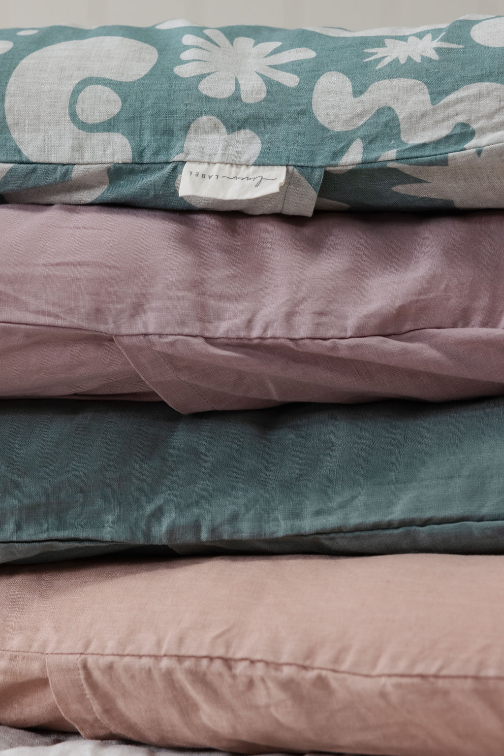 Baby Lounger Nest + Blush Linen Cover